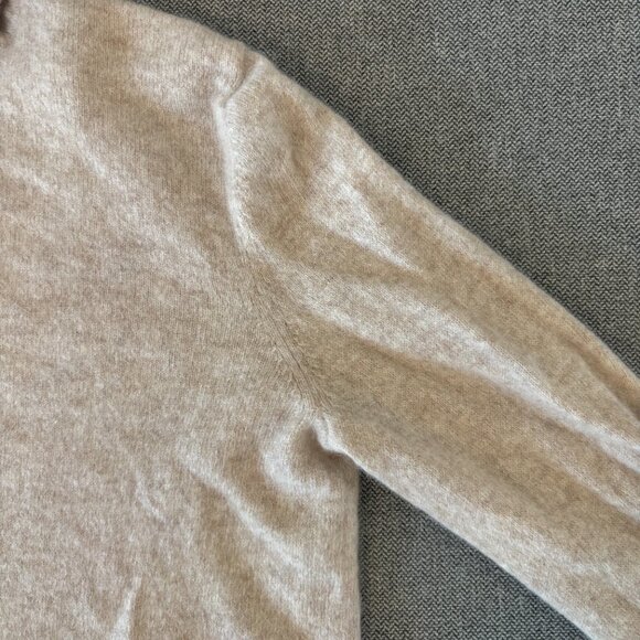 Hudson’s Bay Company 100% Cashmere Turtleneck Sweater – Size M (NWOT) - Picture 4 of 8